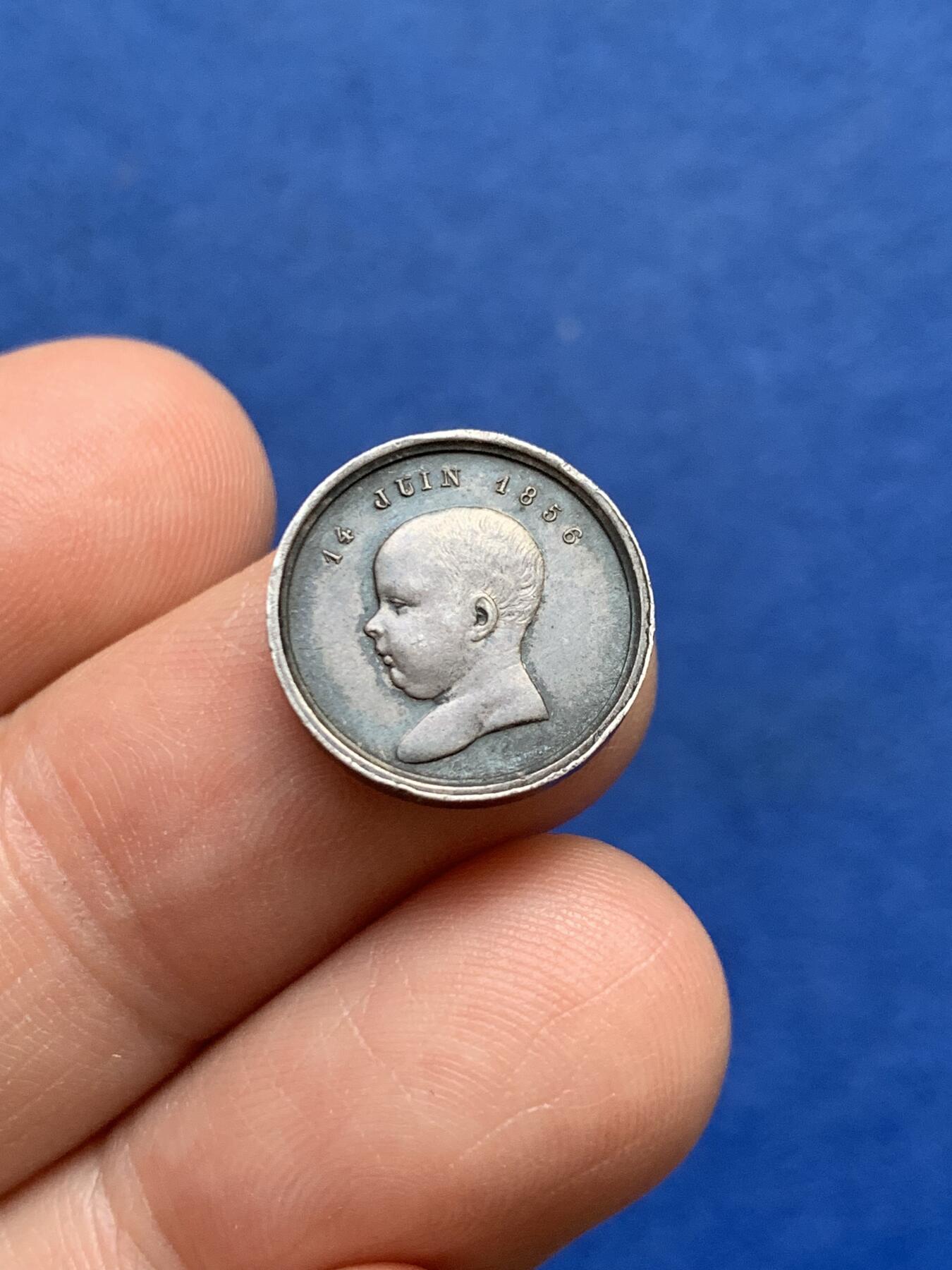 《竞宝斋》第482场 周日，周一 2场连拍 （全场包邮）20级店铺 欢迎送拍 法国1856年拿破仑四世洗礼纪念银章，2.05克，15.2mm