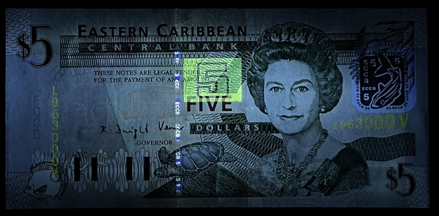 小福收藏拍卖第205期 裸钞场 本期有多张豹子号靓号  大量民国钞 百慕大样钞洋葱冠全套  阿富汗首年份查希尔国王和独立纪念碑 仅发行1000枚亚克力砖封蒙古20000图格里克帝国800周年纪念钞 卢旺达 东加勒比 斯里兰卡等多国精美纸币