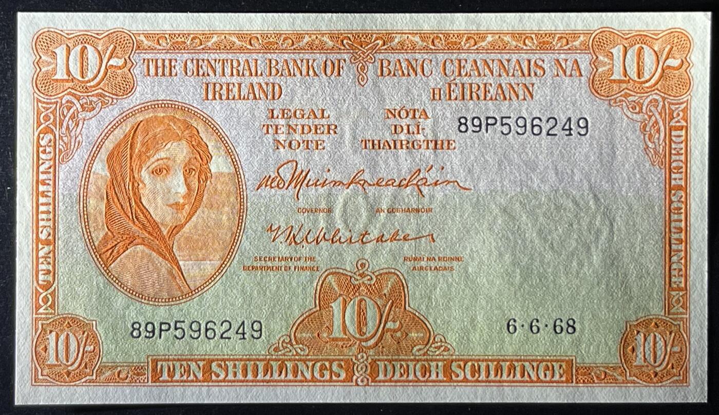 小福收藏拍卖第205期 裸钞场 本期有多张豹子号靓号  大量民国钞 百慕大样钞洋葱冠全套  阿富汗首年份查希尔国王和独立纪念碑 仅发行1000枚亚克力砖封蒙古20000图格里克帝国800周年纪念钞 卢旺达 东加勒比 斯里兰卡等多国精美纸币