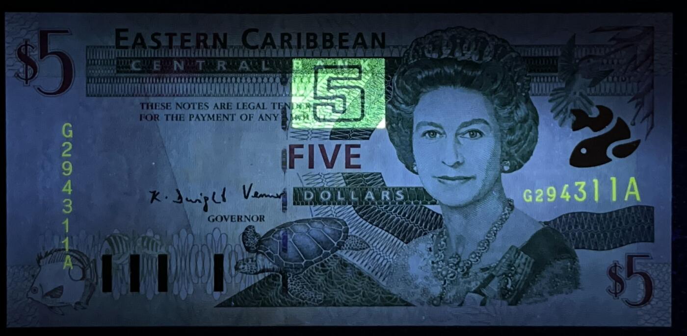 小福收藏拍卖第205期 裸钞场 本期有多张豹子号靓号  大量民国钞 百慕大样钞洋葱冠全套  阿富汗首年份查希尔国王和独立纪念碑 仅发行1000枚亚克力砖封蒙古20000图格里克帝国800周年纪念钞 卢旺达 东加勒比 斯里兰卡等多国精美纸币