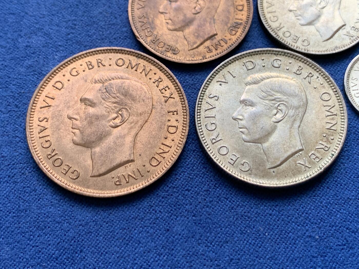 《竞宝斋》第482场 周日，周一 2场连拍 （全场包邮）20级店铺 欢迎送拍 五枚一组 英国1937年半便士，1便士铜币，3便士，1先令，2先令银币，保存不错，细节见图。