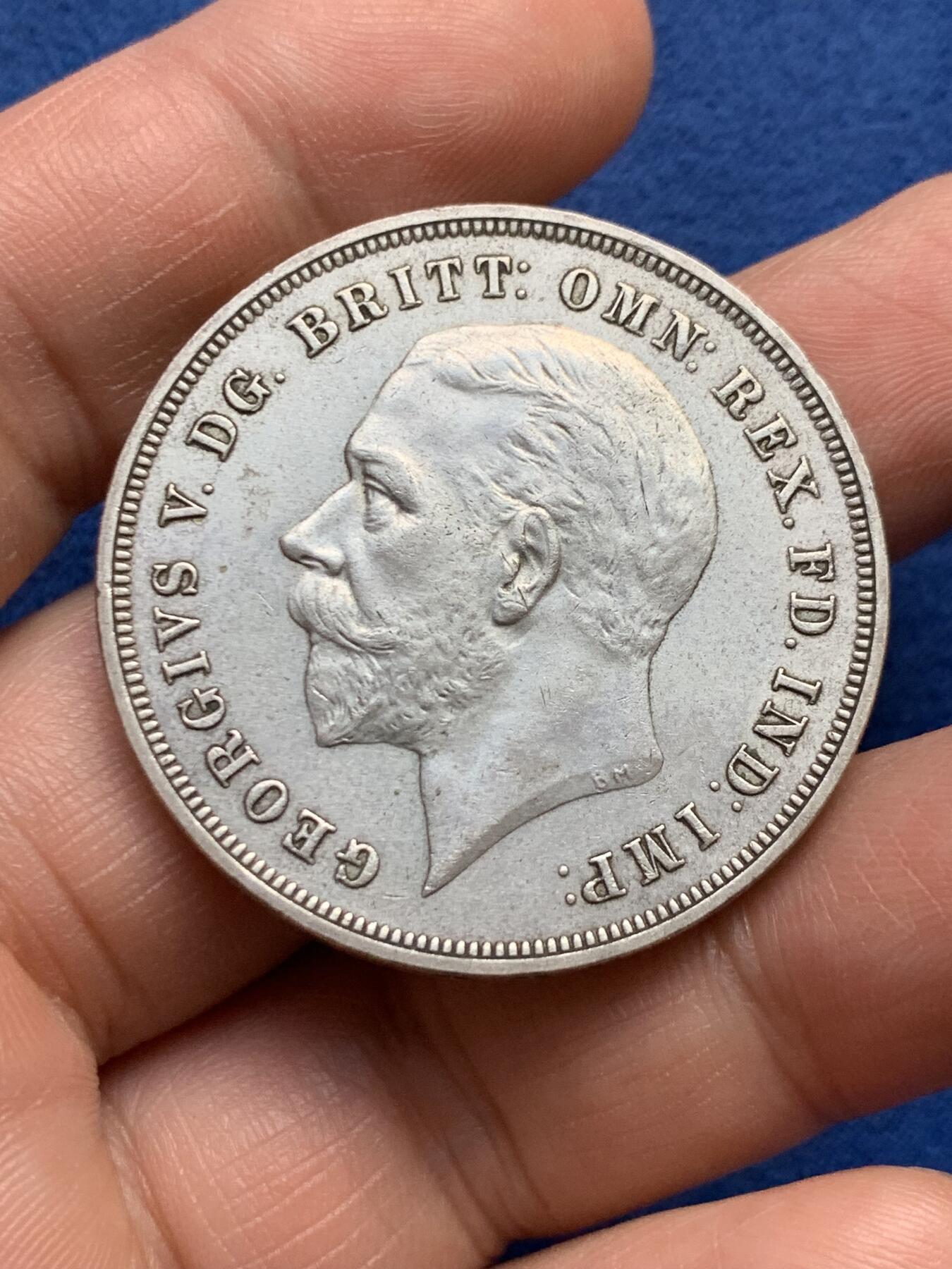 《竞宝斋》第482场 周日，周一 2场连拍 （全场包邮）20级店铺 欢迎送拍 英国1935年乔治五世马剑克朗银币