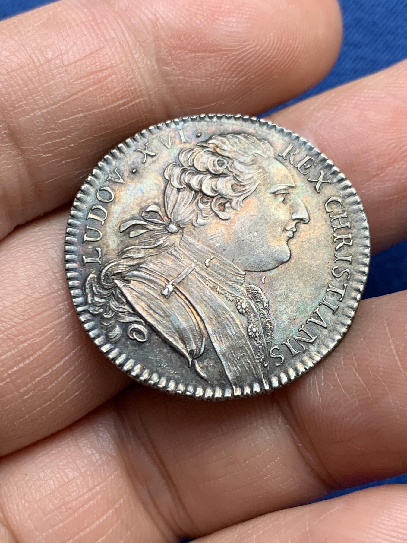 《竞宝斋》第482场 周日，周一 2场连拍 （全场包邮）20级店铺 欢迎送拍 法国1783圣梅达尔主教银质代币 正面路易十六 8.25克 28.6mm