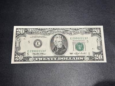 《外钞收藏家》第六百二十九期（精品场）（长期征集拍品、欢迎藏友们联系合作） 1993年美国小头版20美元 全新UNC 无47尾2213