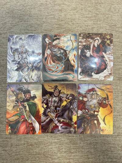 喜灰玩卡拍卖第八期，接拍品0佣金，欢迎送拍，释放现金流，让自己有资金可以购买更多喜欢的卡牌，让别的卡友能淘到更多心仪的卡牌 橙卡 三国 粗闪三张：马超、孙尚香、蔡琰 普卡三张：关羽、张飞、黄忠、一组6张合拍