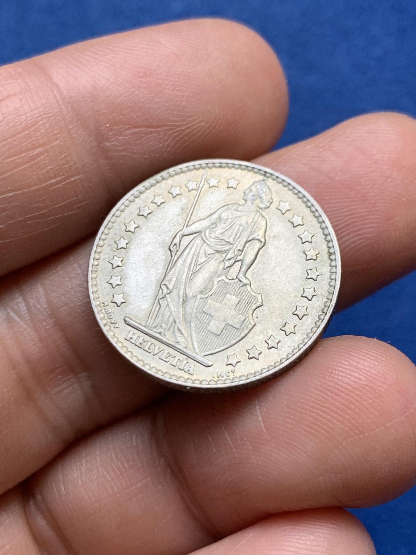 《竞宝斋》第482场 周日，周一 2场连拍 （全场包邮）20级店铺 欢迎送拍 瑞士1961年1法郎银币 状态不错 约5克 835银