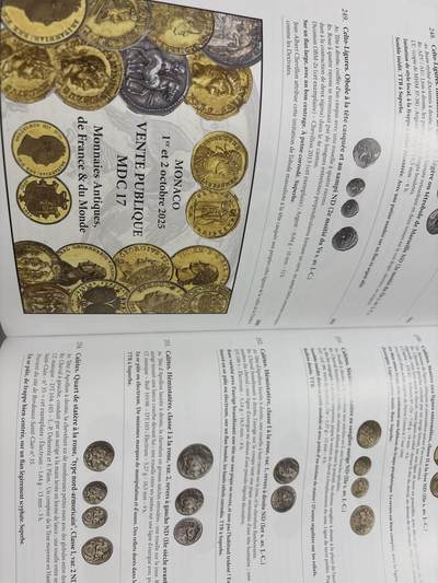 文馨钱币收藏第 303 场，【五一钱币荟，收藏盛宴】长期接代拍业务 世界各国各朝各代货币介绍目录大全附带价格表，应有尽有，全书共 704 页，非常厚重，约几公斤，不包邮，中拍实收快递邮费