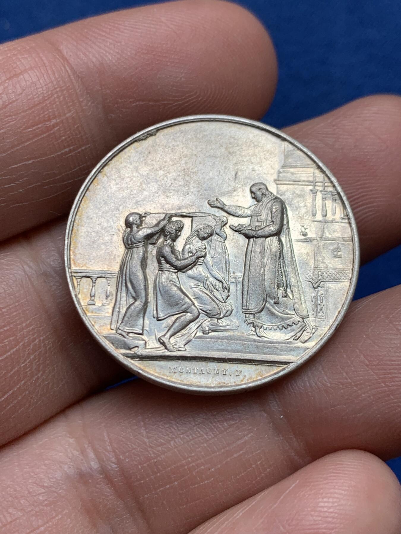 《竞宝斋》第482场 周日，周一 2场连拍 （全场包邮）20级店铺 欢迎送拍 法国1900年结婚纪念银章 28.8mm 11.7克 丰饶角银标 刻花漂亮