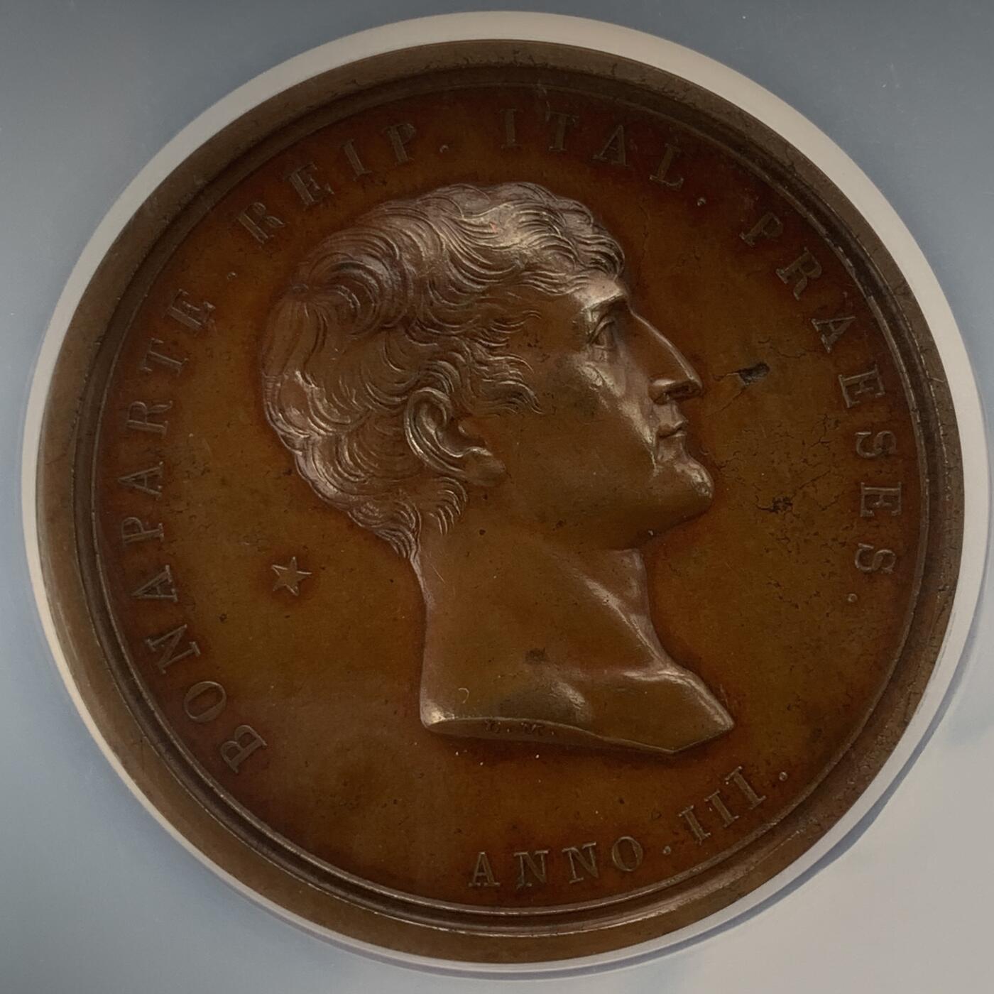 掌中浮雕-藏着的欧洲第059场 NGC MS61 : 1800年意大利刺杀拿破仑事件铜章, 60mm ,Manfredini雕刻，正面为时任法兰西共和国第一执政的拿破仑，此款头像不多见