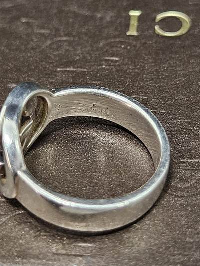 0元起拍勋章 第348期 咸鱼国勋章拍卖专场 4月22日（周三）下午6：00开始 正品 GUCCI戒指带盒带证书 925银制 内圈直径15.6