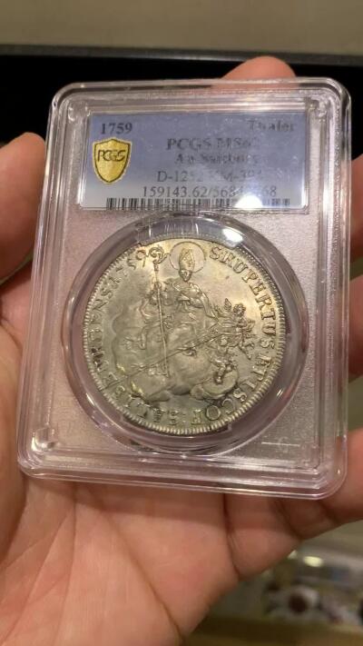 《竞宝斋》第482场 周日，周一 2场连拍 （全场包邮）20级店铺 欢迎送拍 唯一冠军分 PCGS MS62 神圣罗马帝国萨尔茨堡 1759年 主教区泰勒大银币 独年流通泰勒 好品极少 盒子上有裂纹 对于这样品质的藏品来说盒子问题已经可以忽略