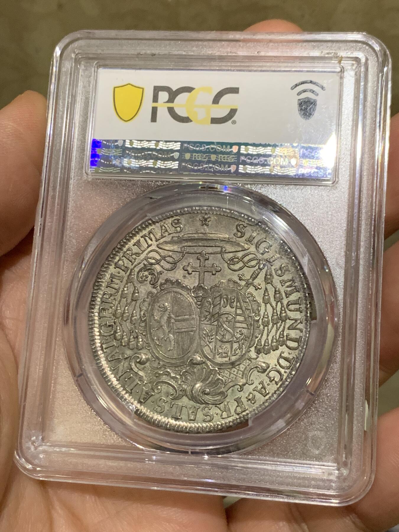 《竞宝斋》第482场 周日，周一 2场连拍 （全场包邮）20级店铺 欢迎送拍 唯一冠军分 PCGS MS62 神圣罗马帝国萨尔茨堡 1759年 主教区泰勒大银币 独年流通泰勒 好品极少 盒子上有裂纹 对于这样品质的藏品来说盒子问题已经可以忽略