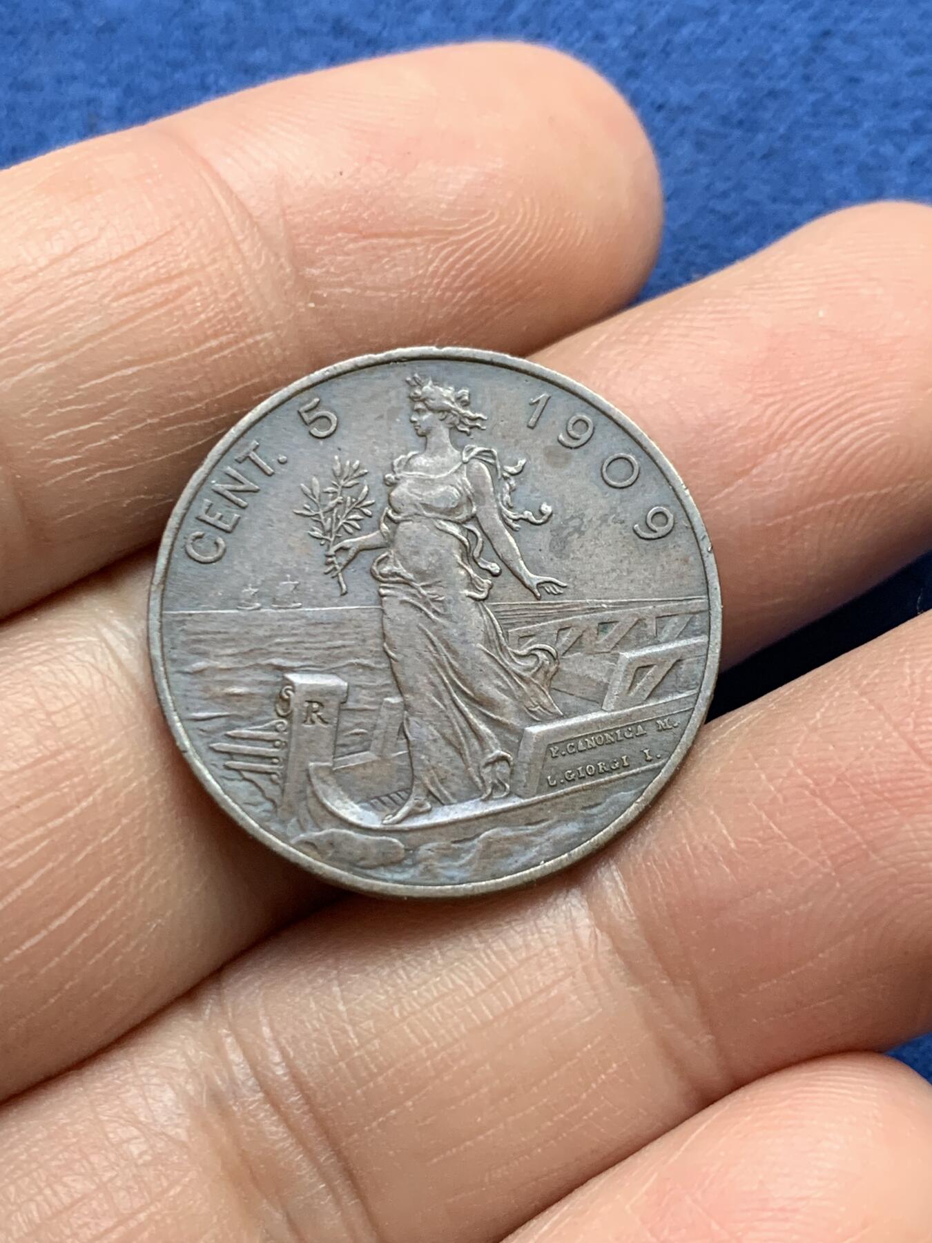 《竞宝斋》第482场 周日，周一 2场连拍 （全场包邮）20级店铺 欢迎送拍 两枚一组 意大利1909/1918年拿花50分铜币，5分发行量较少