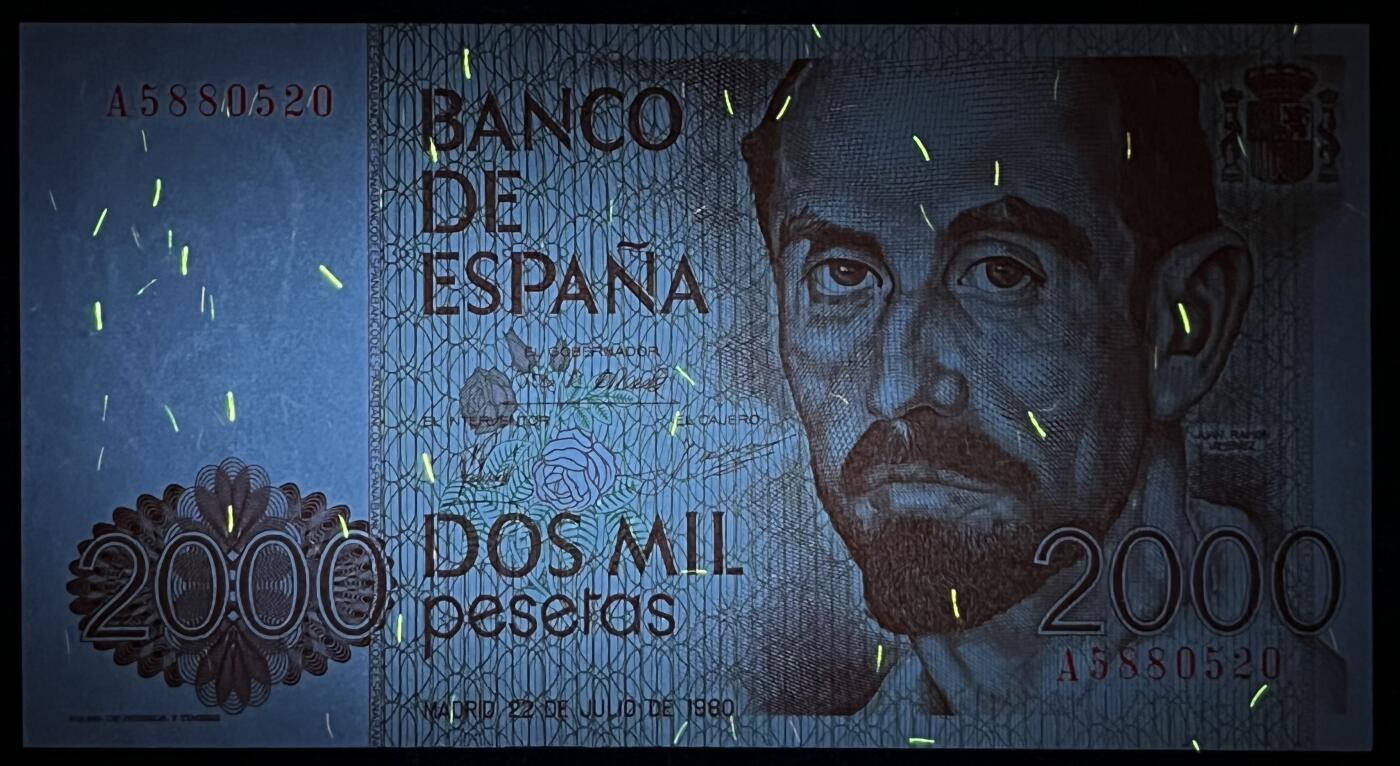 小福收藏拍卖第205期 裸钞场 本期有多张豹子号靓号  大量民国钞 百慕大样钞洋葱冠全套  阿富汗首年份查希尔国王和独立纪念碑 仅发行1000枚亚克力砖封蒙古20000图格里克帝国800周年纪念钞 卢旺达 东加勒比 斯里兰卡等多国精美纸币