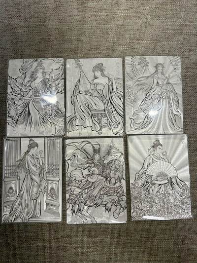 喜灰玩卡拍卖第八期，接拍品0佣金，欢迎送拍，释放现金流，让自己有资金可以购买更多喜欢的卡牌，让别的卡友能淘到更多心仪的卡牌 【限编】卡德曼 张建东水浒 张建东老师绘特卡 ：西门庆032/099编 仇琼英019/099编  金翠莲 063/099编  张贞娘 012/099编  阎婆惜 039/099编  扈三娘 007/099编  线稿 折光粗闪