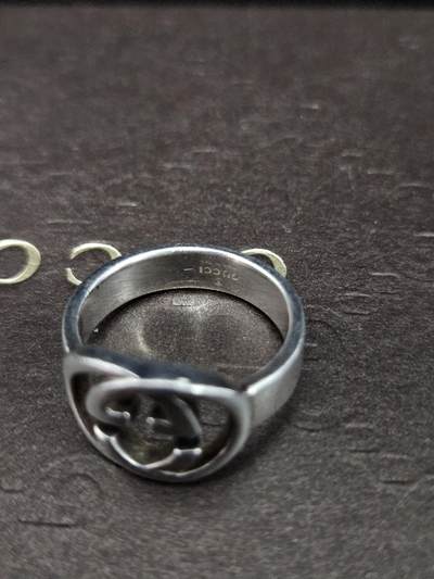 0元起拍勋章 第348期 咸鱼国勋章拍卖专场 4月22日（周三）下午6：00开始 正品 GUCCI戒指带盒带证书 925银制 内圈直径15.6