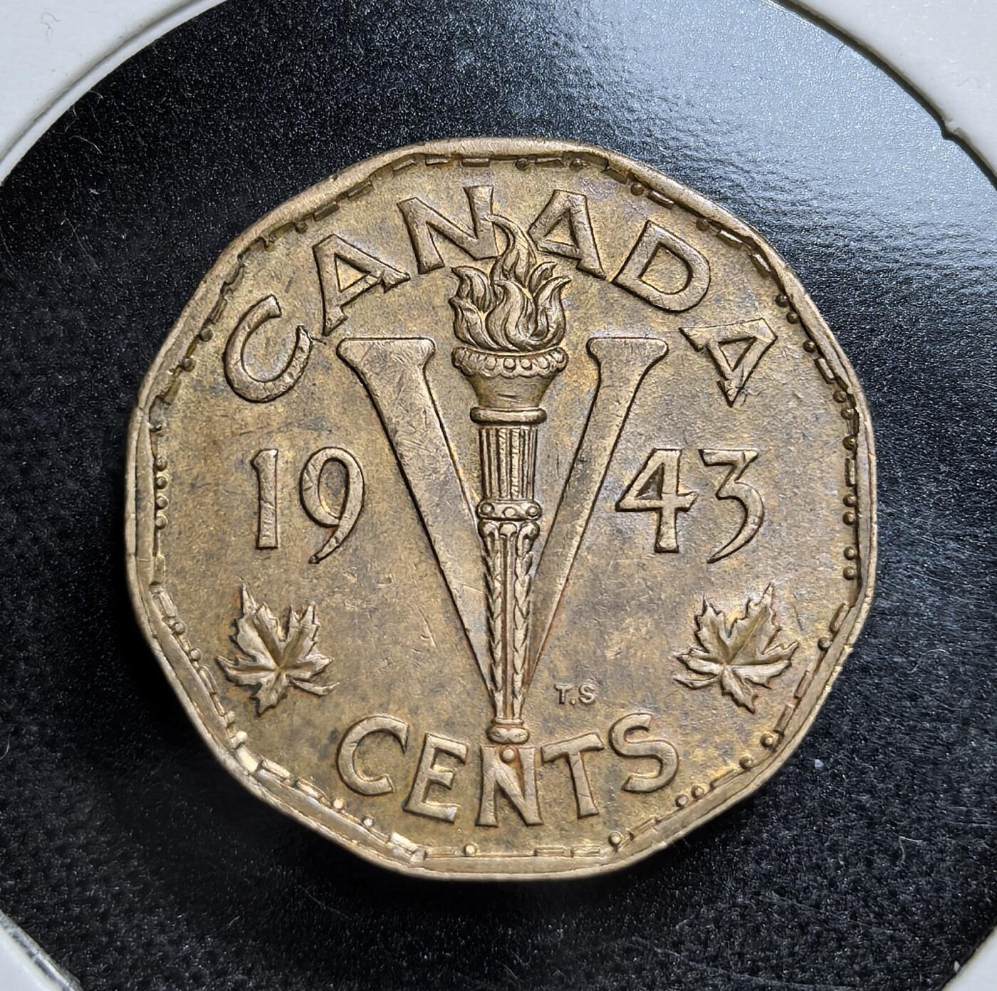 外国优质老铜币纪念币银币专场，周六晚上九点倒数截拍，满百包邮，周日发货,可寄存半年，喜欢朋友微信扫描二维码可直接参拍