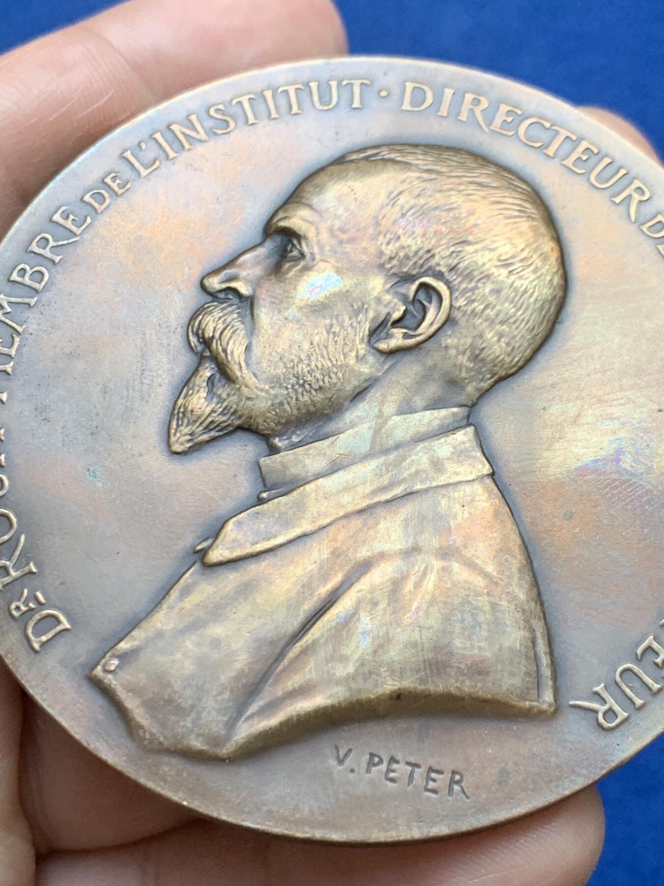 《竞宝斋》第482场 周日，周一 2场连拍 （全场包邮）20级店铺 欢迎送拍 巴斯德研究所成立25周年纪念铜章 113.7克 64.8mm