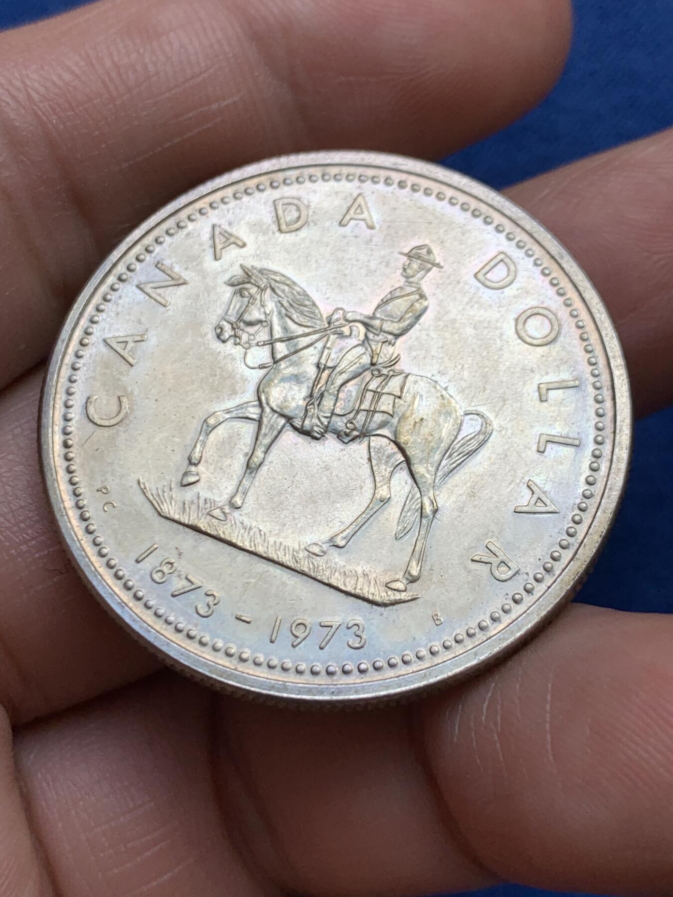 《竞宝斋》第482场 周日，周一 2场连拍 （全场包邮）20级店铺 欢迎送拍 加拿大1973年皇家骑警1元银币 500银 23.5克