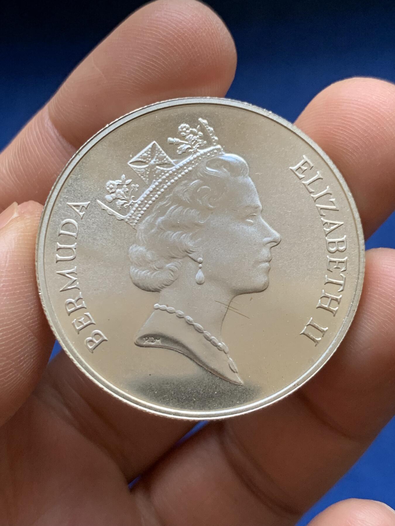 《竞宝斋》第482场 周日，周一 2场连拍 （全场包邮）20级店铺 欢迎送拍 百慕大1986年海龟1元银币（普制），925银，28.28克，海洋生物主题，海龟浮雕栩栩如生，品相很美，世界野生动物银币系列精品，收藏级品相