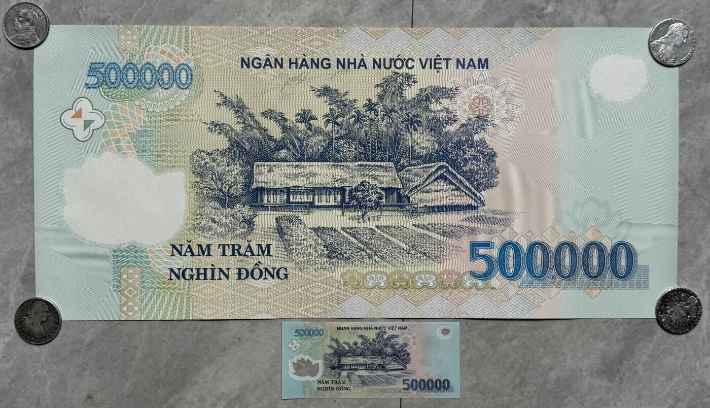 小福收藏拍卖第205期 裸钞场 本期有多张豹子号靓号  大量民国钞 百慕大样钞洋葱冠全套  阿富汗首年份查希尔国王和独立纪念碑 仅发行1000枚亚克力砖封蒙古20000图格里克帝国800周年纪念钞 卢旺达 东加勒比 斯里兰卡等多国精美纸币