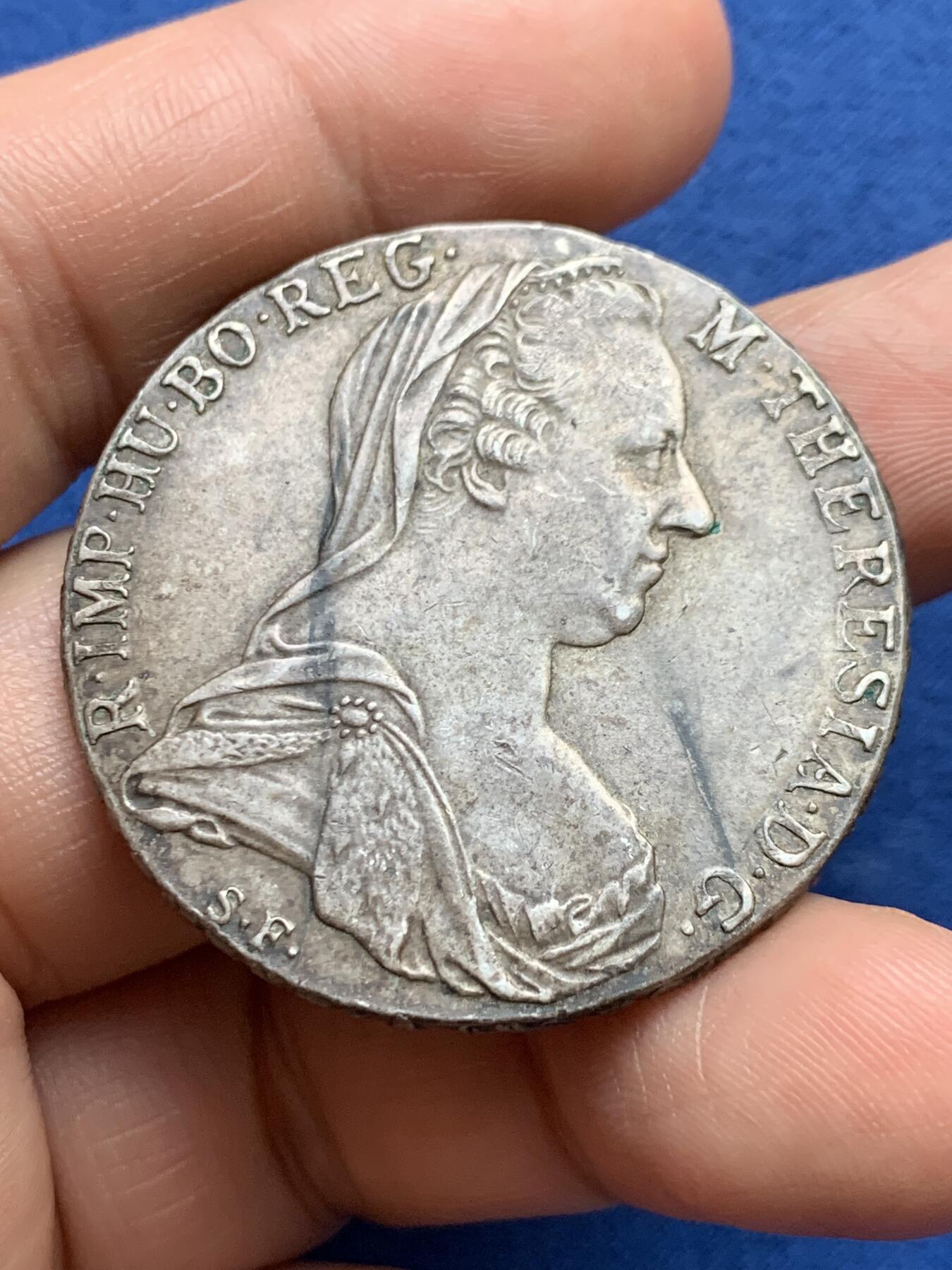 《竞宝斋》第482场 周日，周一 2场连拍 （全场包邮）20级店铺 欢迎送拍 奥地利1780年特蕾莎大银币后铸双须版本，整体状态温润，28克，833银