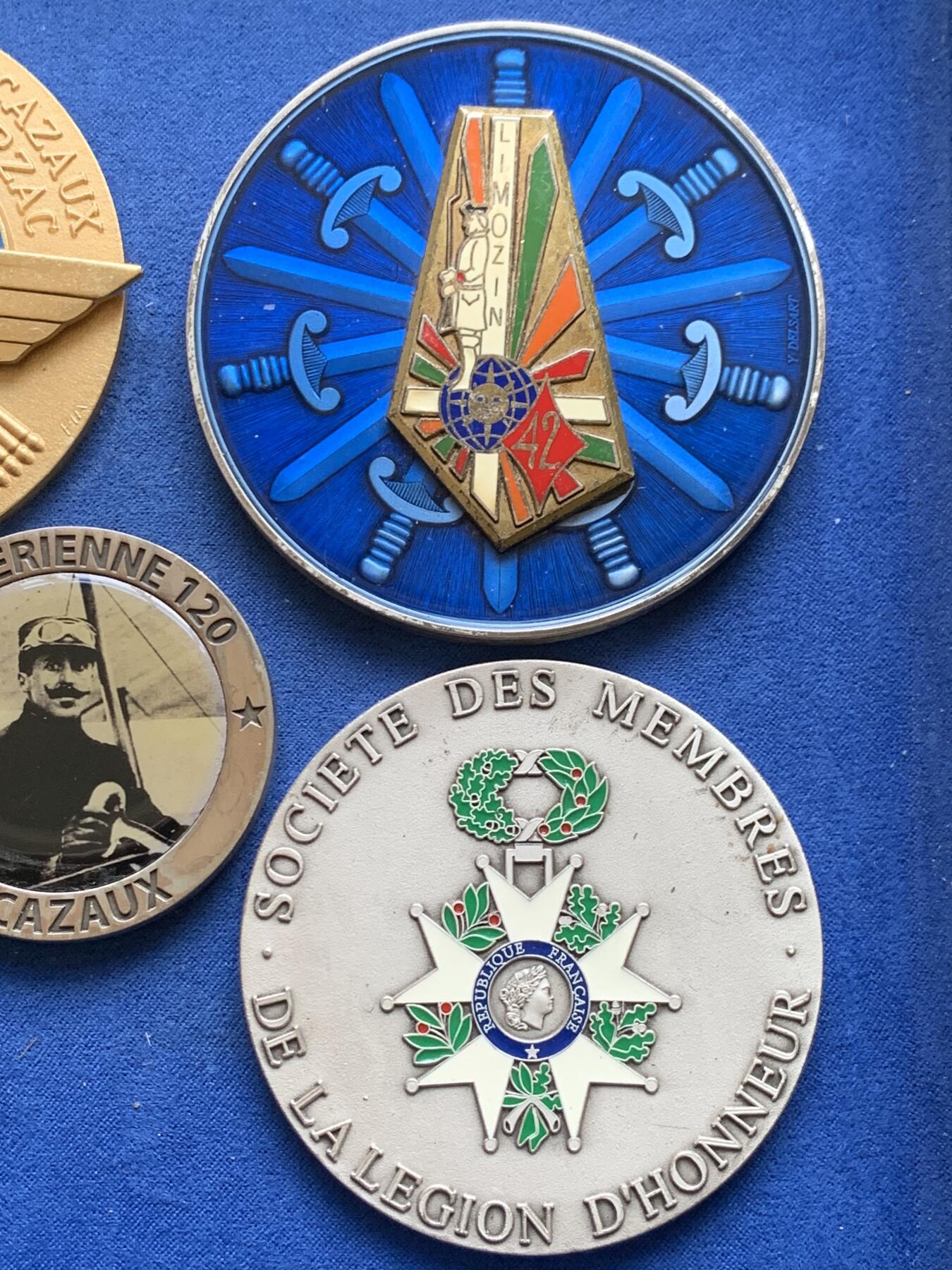 《竞宝斋》第482场 周日，周一 2场连拍 （全场包邮）20级店铺 欢迎送拍 五枚一组 法国军事题材铜章 总重600克 49.5mm-79mm