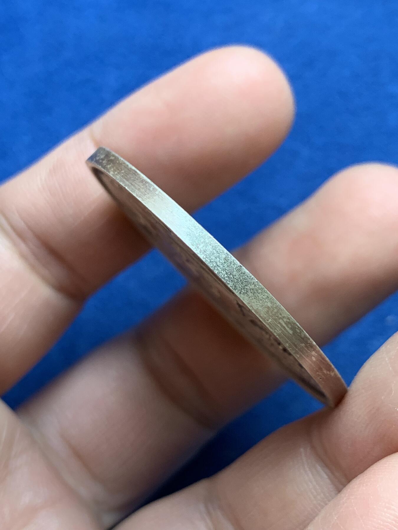 《竞宝斋》第482场 周日，周一 2场连拍 （全场包邮）20级店铺 欢迎送拍 1988年欧洲文化之都柏林银章，1000纯银标，39.8mm，22.8克，正面：柏林的六大领域即建筑/戏剧/文学/艺术/音乐/电影，背面：柏林市徽与12个行政区徽