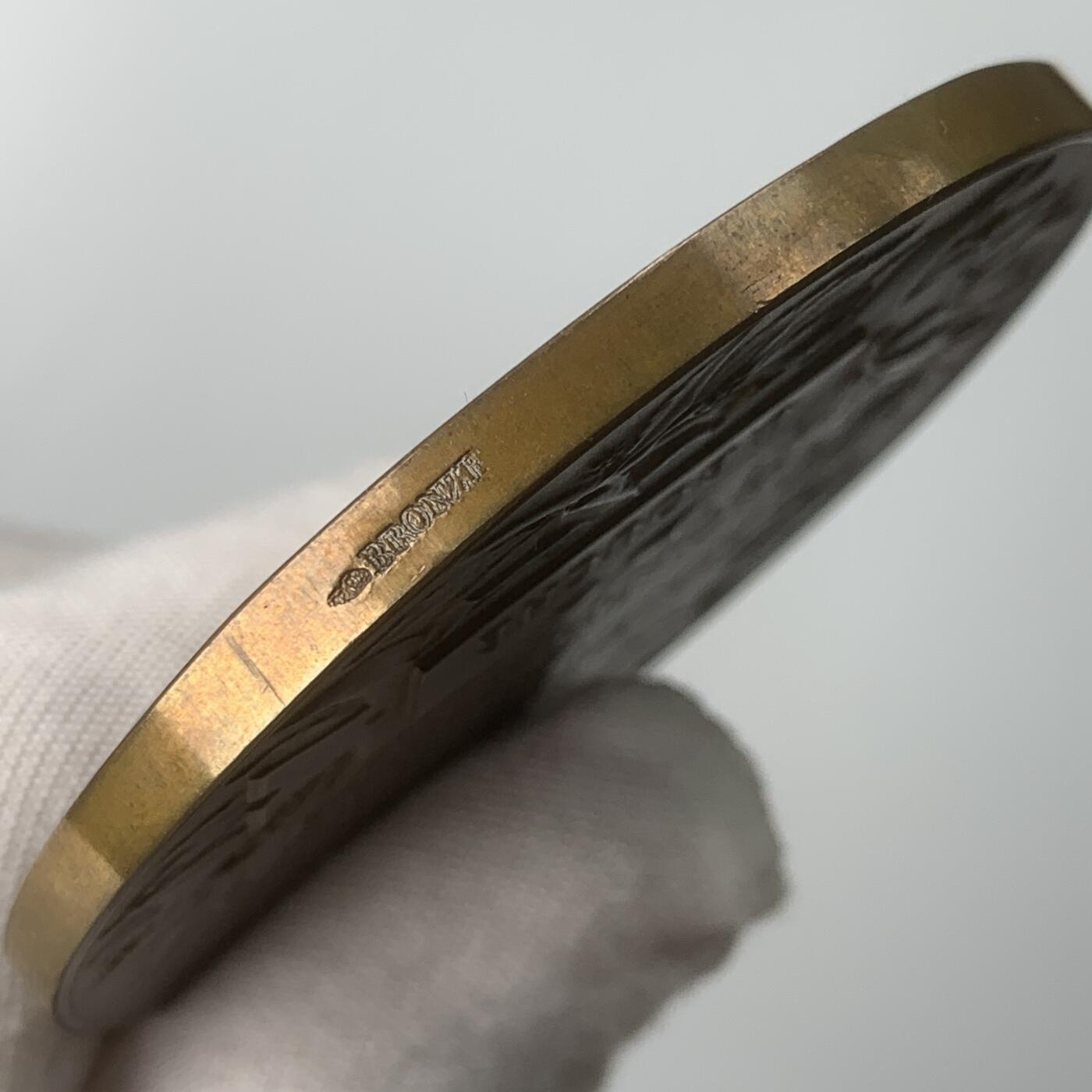 掌中浮雕-藏着的欧洲第059场 1891年法国廉价住宅协会铜章，61mm，chaplain雕刻，原盒。