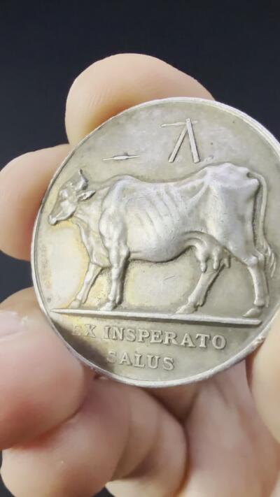 【周六 19:30】乾藏阁外国银币专场・裸币 / 评级币 + 银章铜章 保真包老 1814 年法国牛痘疫苗纪念银章（大师雕刻）