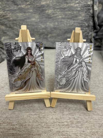 喜灰玩卡拍卖第八期，接拍品0佣金，欢迎送拍，释放现金流，让自己有资金可以购买更多喜欢的卡牌，让别的卡友能淘到更多心仪的卡牌 卡德曼 张建东水浒 特卡 张贞娘 线稿 水墨 一组两张 折光粗闪