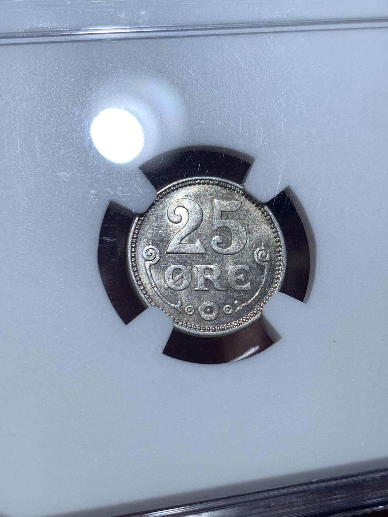 《竞宝斋》第482场 周日，周一 2场连拍 （全场包邮）20级店铺 欢迎送拍 NGC MS63 丹麦 1918年 25欧尔银币 凝光犀利 百年前的辅币这个状态也是难得了，值得入手