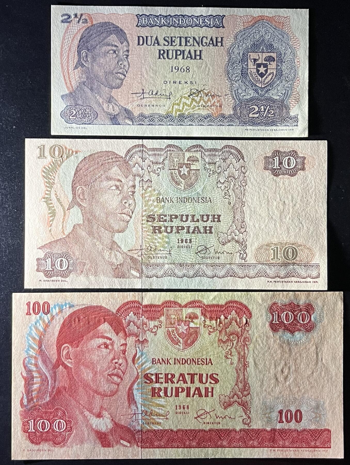 小福收藏拍卖第205期 裸钞场 本期有多张豹子号靓号  大量民国钞 百慕大样钞洋葱冠全套  阿富汗首年份查希尔国王和独立纪念碑 仅发行1000枚亚克力砖封蒙古20000图格里克帝国800周年纪念钞 卢旺达 东加勒比 斯里兰卡等多国精美纸币