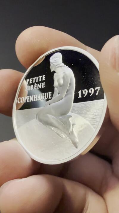 【周六 19:30】乾藏阁外国银币专场・裸币 / 评级币 + 银章铜章 保真包老 法国 1997 年欧洲地标 - 哥本哈根小美人鱼 100 法郎 / 15 欧元精制银币