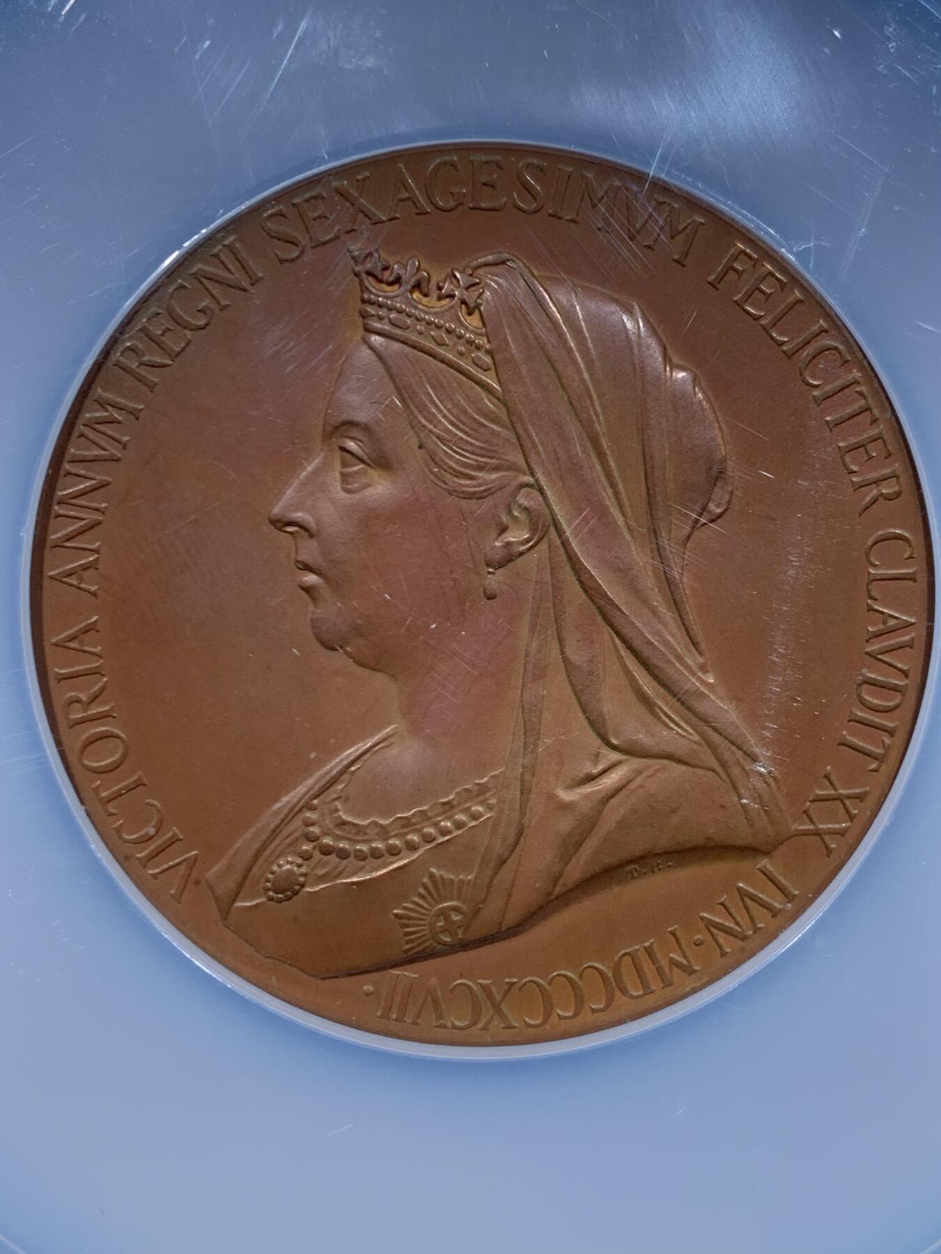 《竞宝斋》第482场 周日，周一 2场连拍 （全场包邮）20级店铺 欢迎送拍 NGC MS63BN 英国1837-1897年维多利亚女王加冕60周年纪念大铜章 直径55mm 加大加厚盒