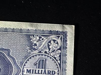 《外钞收藏家》第六百二十九期（精品场）（长期征集拍品、欢迎藏友们联系合作） 1946年匈牙利10亿潘戈 AU品相