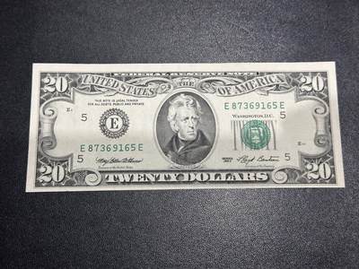 《外钞收藏家》第六百二十九期（精品场）（长期征集拍品、欢迎藏友们联系合作） 1993年美国小头版20美元 全新 尾165 边上有个裁剪瑕疵