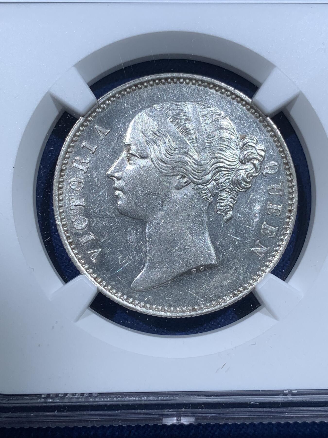 《竞宝斋》第482场 周日，周一 2场连拍 （全场包邮）20级店铺 欢迎送拍 NGC MS62 英属印度1840年维多利亚女王双辫1卢比银币