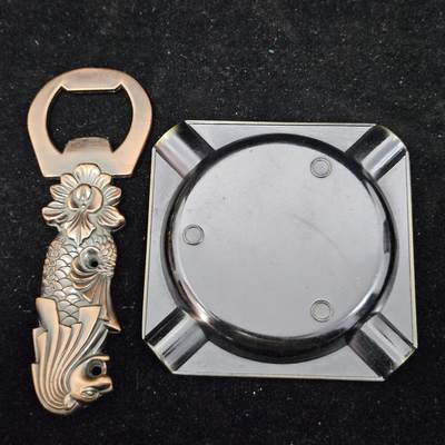 0元起拍勋章 第348期 咸鱼国勋章拍卖专场 4月22日（周三）下午6：00开始 金属工艺品两个