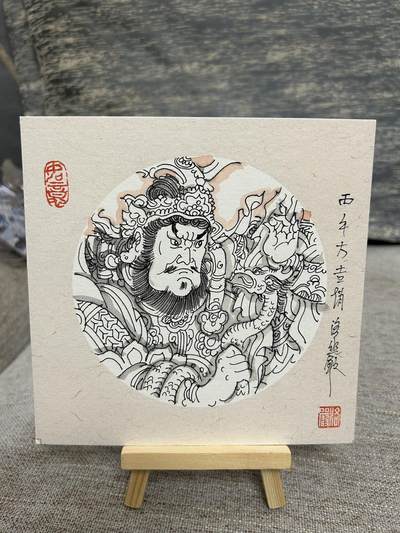 喜灰玩卡拍卖第八期，接拍品0佣金，欢迎送拍，释放现金流，让自己有资金可以购买更多喜欢的卡牌，让别的卡友能淘到更多心仪的卡牌 【手绘】 赵洛严老师手绘  广目天王 15.3cmx15.5cm