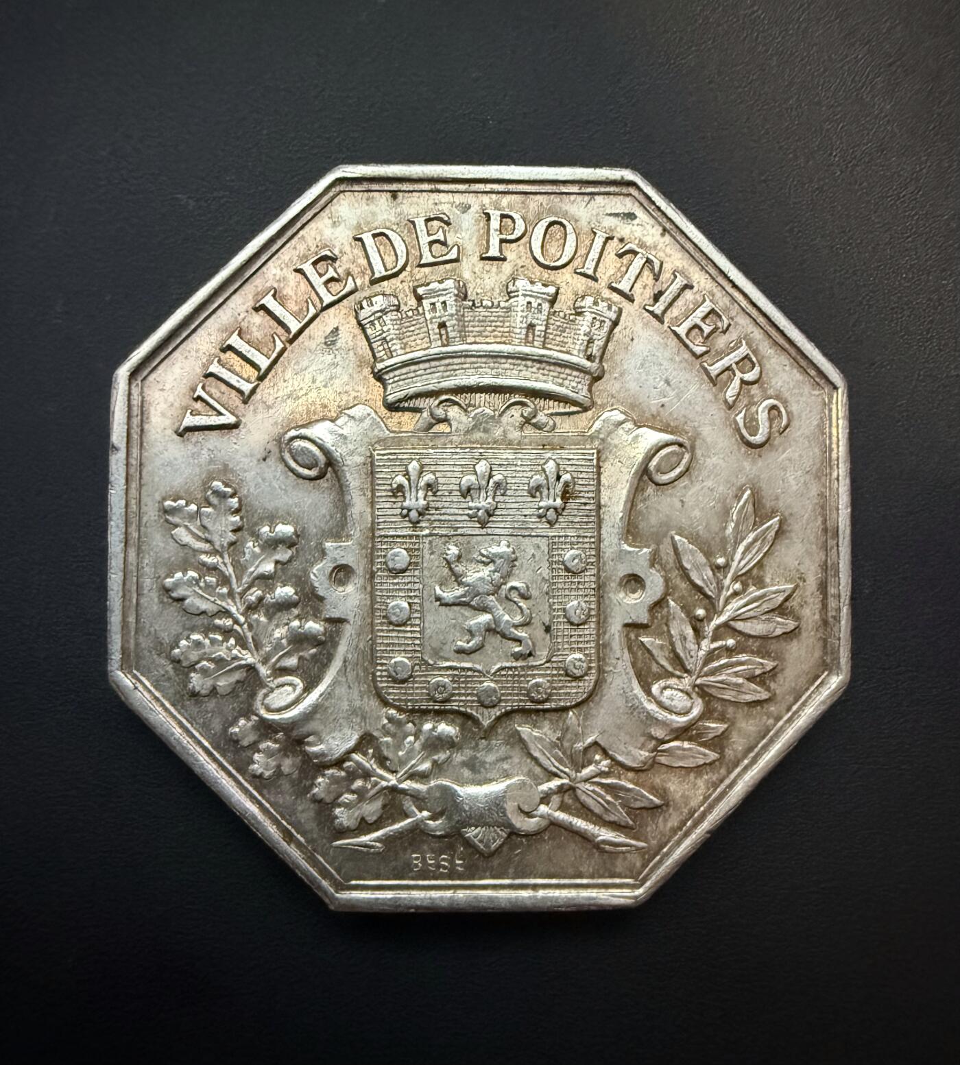 【周六 19:30】乾藏阁外国银币专场・裸币 / 评级币 + 银章铜章 保真包老 法国普瓦捷市纹章八角银章 储蓄银行代币