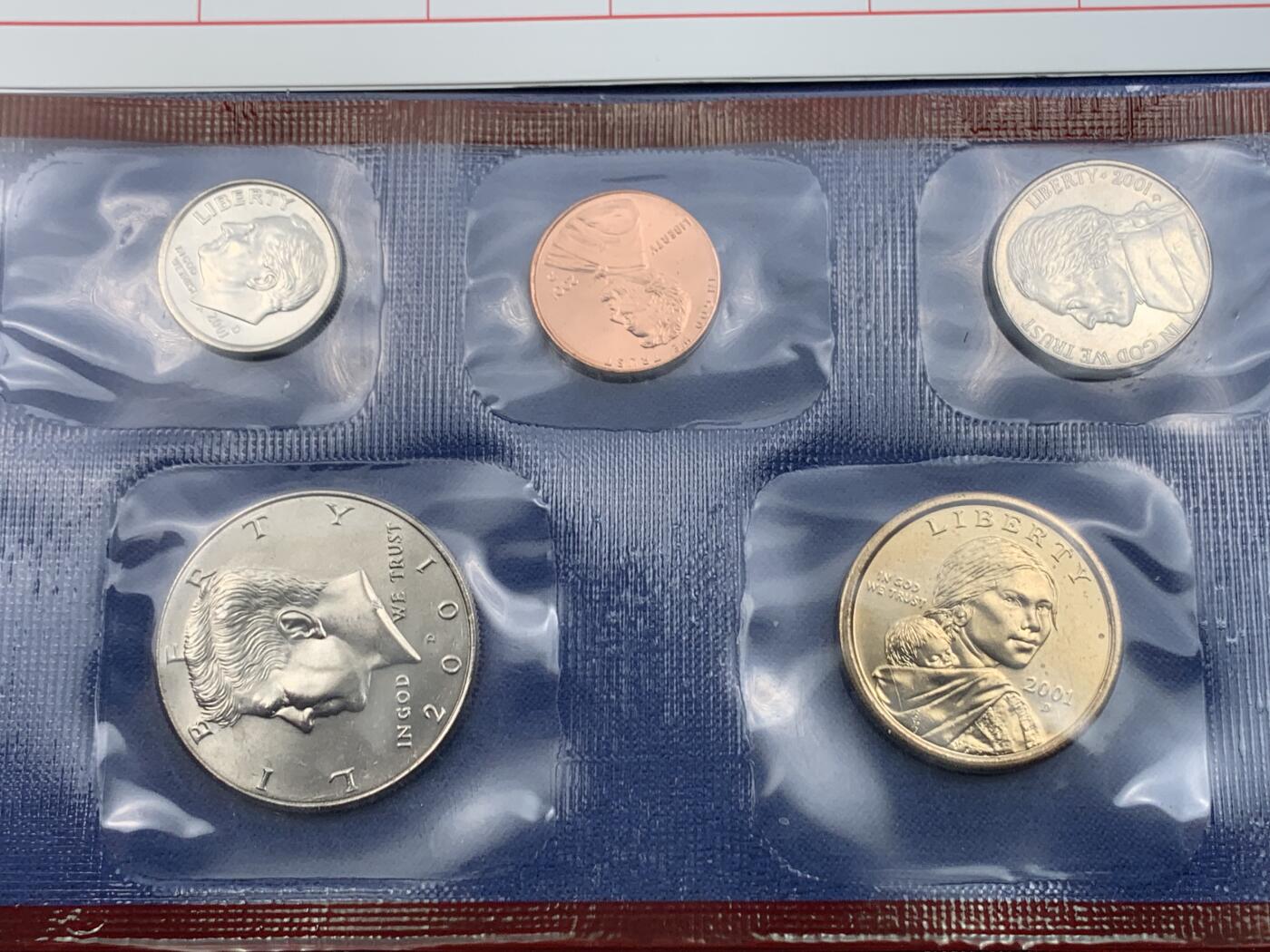 《竞宝斋》第482场 周日，周一 2场连拍 （全场包邮）20级店铺 欢迎送拍 两套一组 2001年美国P厂+D厂套币(每个版本各10枚)，少见品种