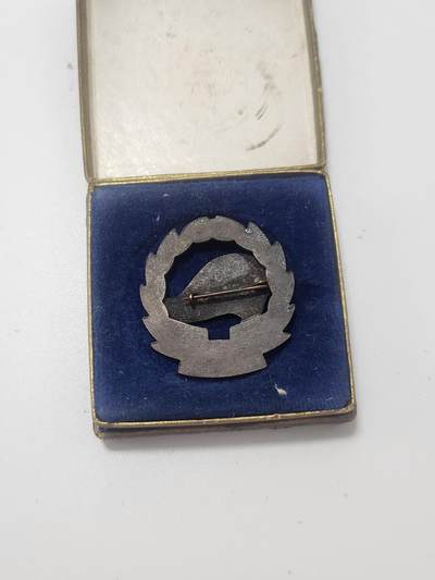 南水社第5次拍卖  匈牙利人民共和国 早期优秀少先队工作者徽章 带原盒