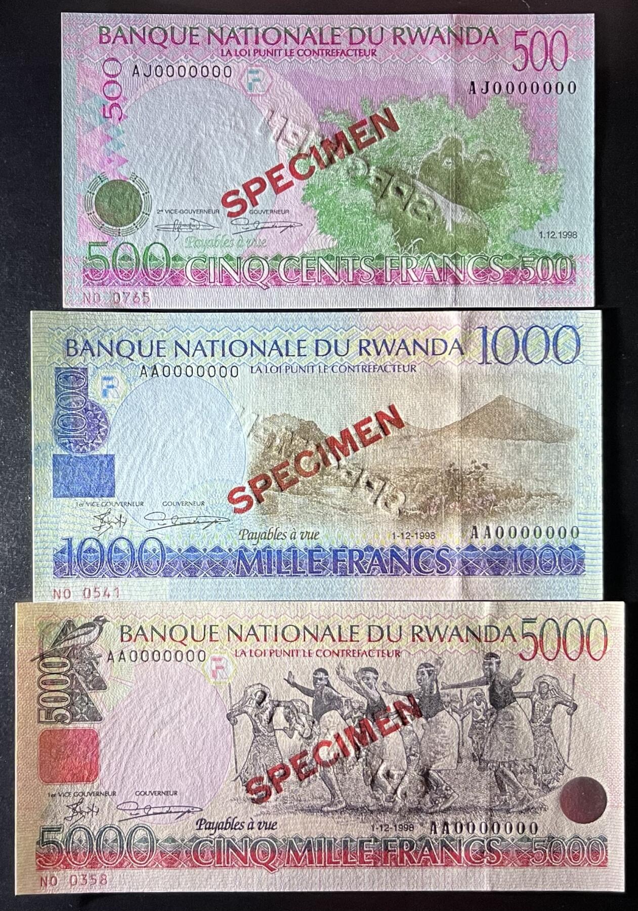 小福收藏拍卖第205期 裸钞场 本期有多张豹子号靓号  大量民国钞 百慕大样钞洋葱冠全套  阿富汗首年份查希尔国王和独立纪念碑 仅发行1000枚亚克力砖封蒙古20000图格里克帝国800周年纪念钞 卢旺达 东加勒比 斯里兰卡等多国精美纸币