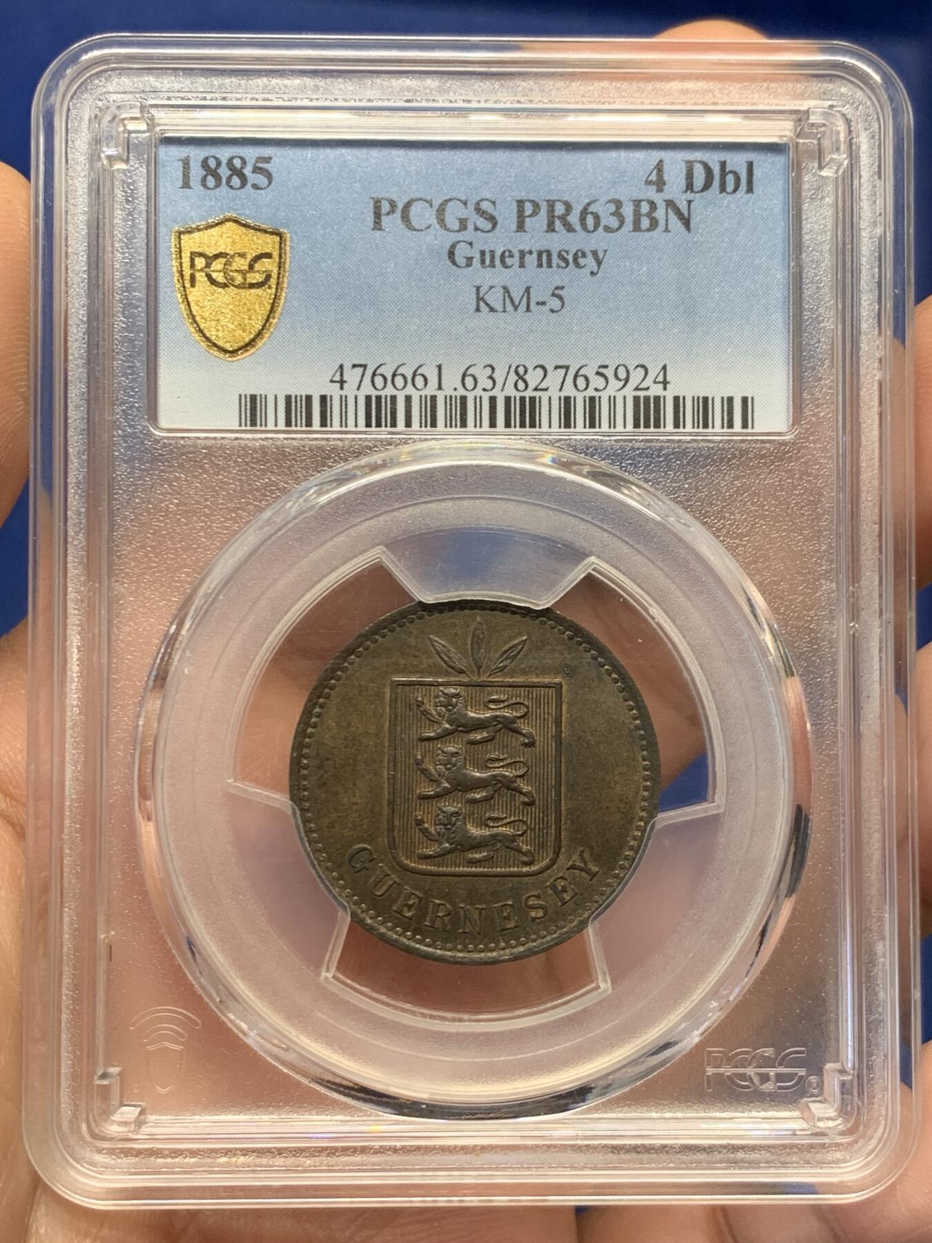 《竞宝斋》第482场 周日，周一 2场连拍 （全场包邮）20级店铺 欢迎送拍 PCGS PR63BN 唯一冠军分 根西岛1885年4道布精制铜币，首见，极为稀少的根西精铸版，一骑绝尘的分数，PC亚军就只有AU50了。SBP拍卖22年N盒SP61分160美元不含佣成交，63错过难遇