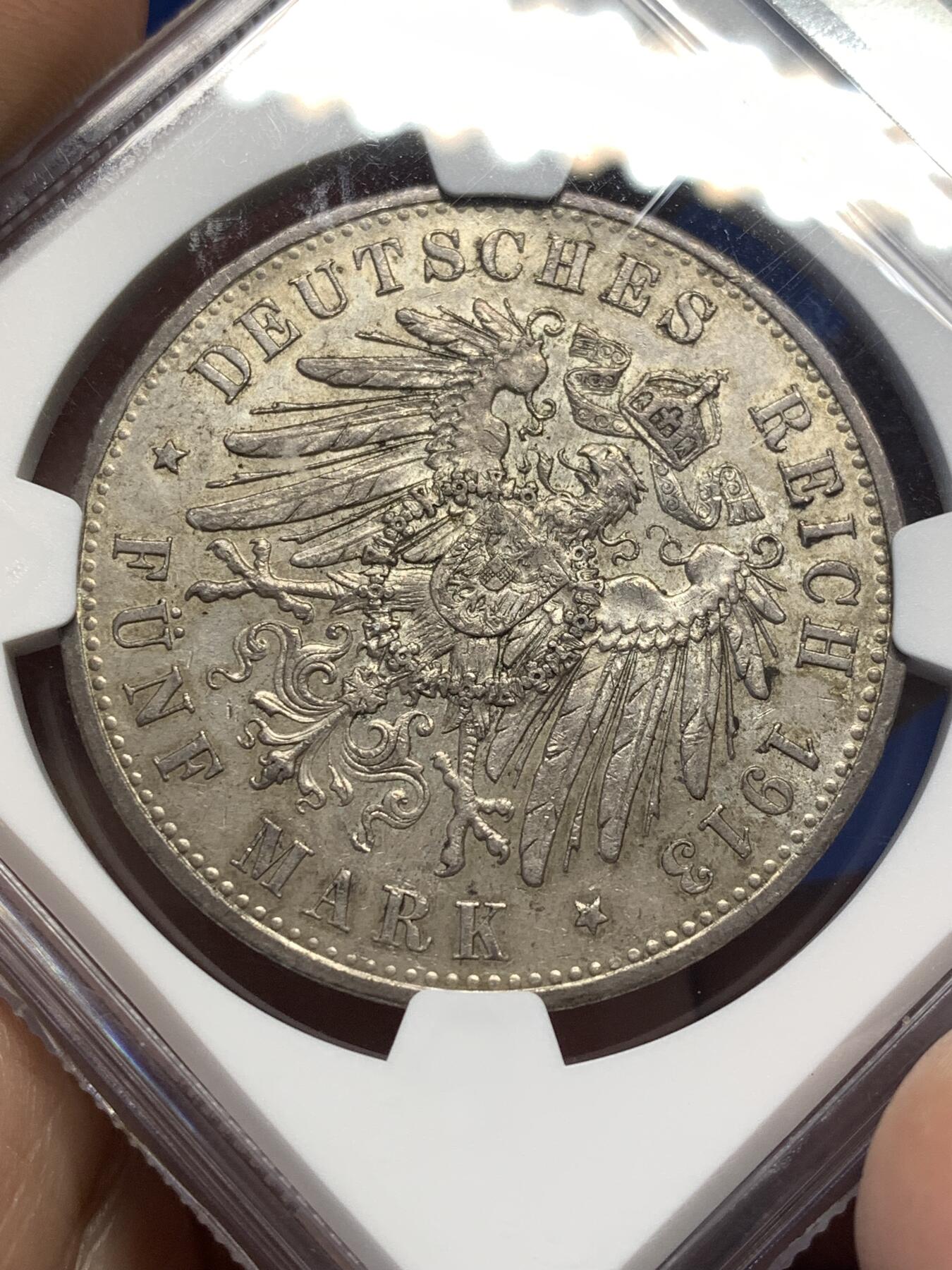 《竞宝斋》第482场 周日，周一 2场连拍 （全场包邮）20级店铺 欢迎送拍 NGC  MS61 德国1913年威廉二世戎装5马克银币 原味厚重包浆