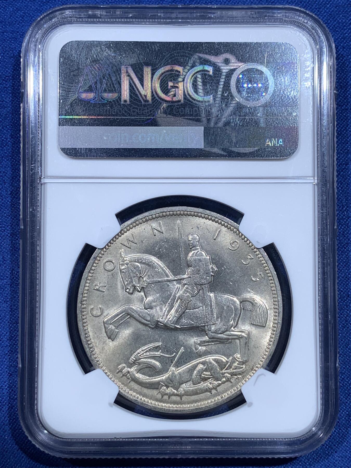 《竞宝斋》第482场 周日，周一 2场连拍 （全场包邮）20级店铺 欢迎送拍 NGC MS61 英国1935年乔治五世木马剑银币，爆霜感，整体状态很好，感觉低评了。