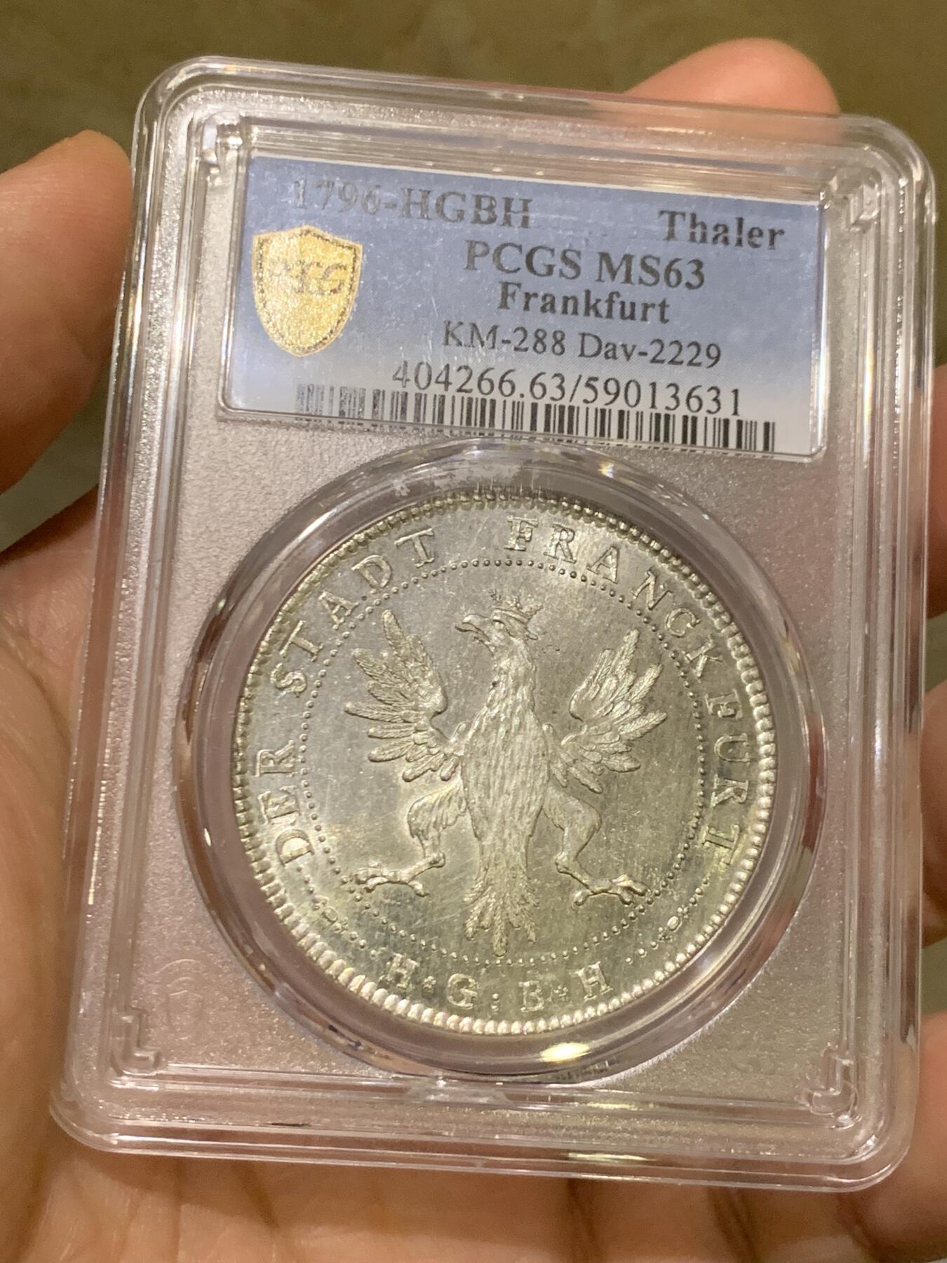 《竞宝斋》第482场 周日，周一 2场连拍 （全场包邮）20级店铺 欢迎送拍 季军分 PCGS MS63 德国 1796 法兰克福 烤鸡泰勒大银币 白净凝霜 十字转光 低评了