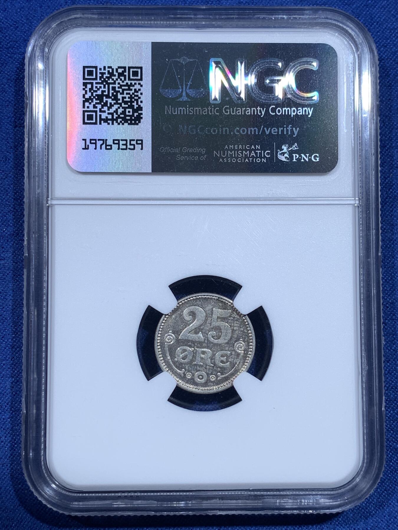 《竞宝斋》第482场 周日，周一 2场连拍 （全场包邮）20级店铺 欢迎送拍 NGC MS63 丹麦 1918年 25欧尔银币 凝光犀利 百年前的辅币这个状态也是难得了，值得入手