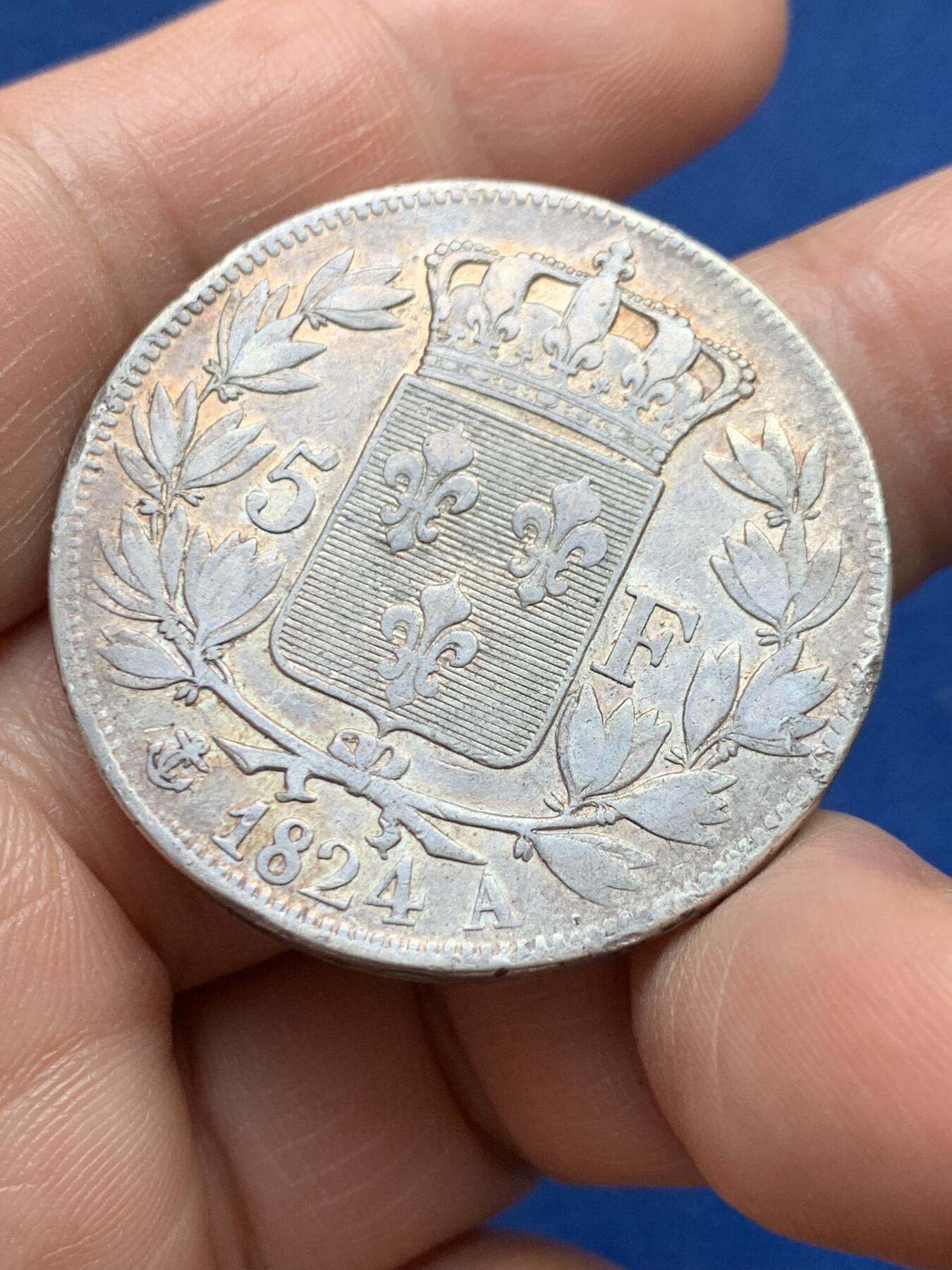 《竞宝斋》第482场 周日，周一 2场连拍 （全场包邮）20级店铺 欢迎送拍 法国1824年路易十八5法郎银币，路易十八在位最后一年，少见版本。